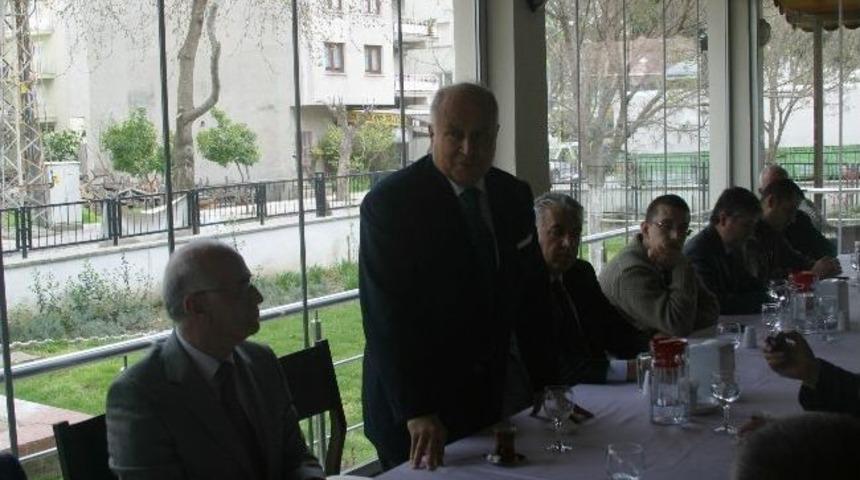 Selçuk Mal Müdürü’ne Veda Yemeği