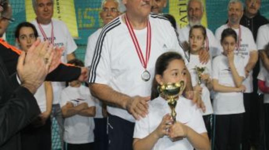 7&rsquo;den 77&rsquo;ye Dedeler Ve Torunlar Atletizm Yarışları Sona Erdi