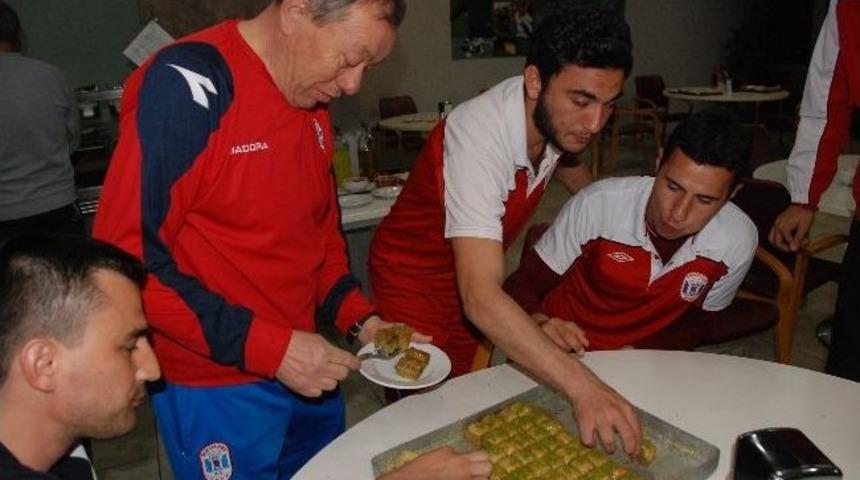 Gazetecilerden Dardanelspor&rsquo;a S&uuml;rpriz