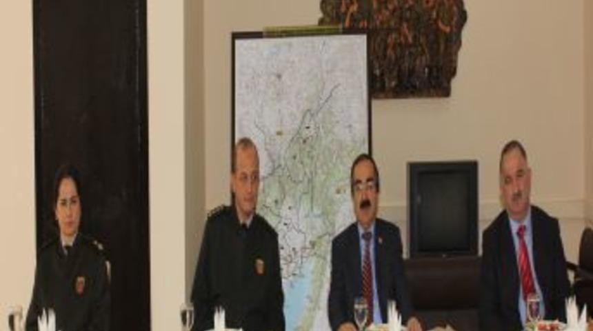 Vali Coş: Cezaevi'nden &Ccedil;ıkan Mahkumlar Acil Ihtiya&ccedil;ları I&ccedil;in Bize Başvursun