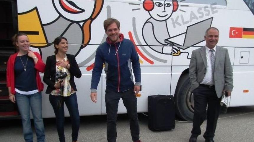 &ldquo;almanca Yollarda&rdquo; Otob&uuml;s&uuml;, K&uuml;tahya Lisesi&rsquo;nde