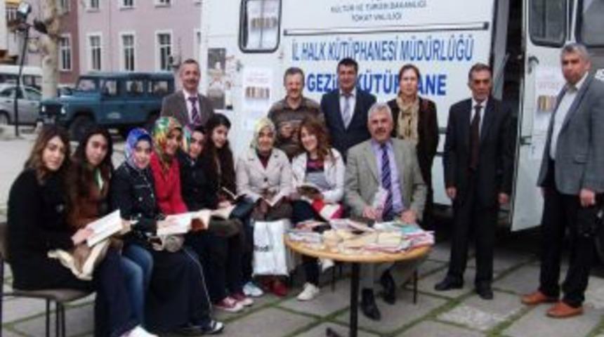 &Uuml;niversitelilerin Kitap Toplama Projesine Valilikten Destek