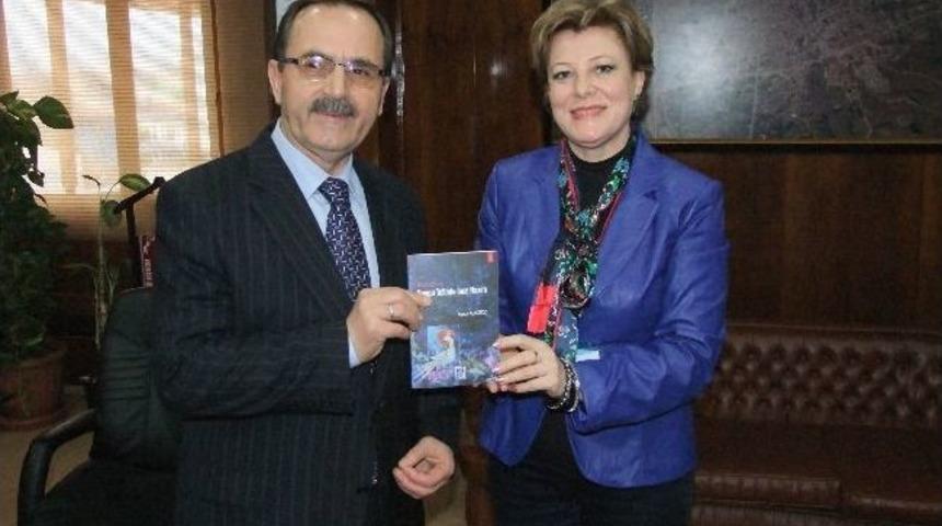 Yazar Ve Şairler Başkan Şahin&rsquo;i Ziyaret Etti