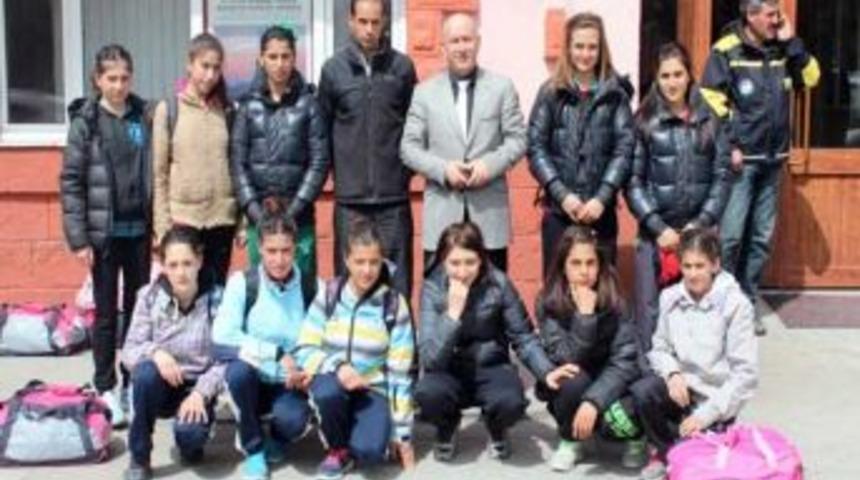 Ağrılı Altın Kızlar Denizli Yolcusu