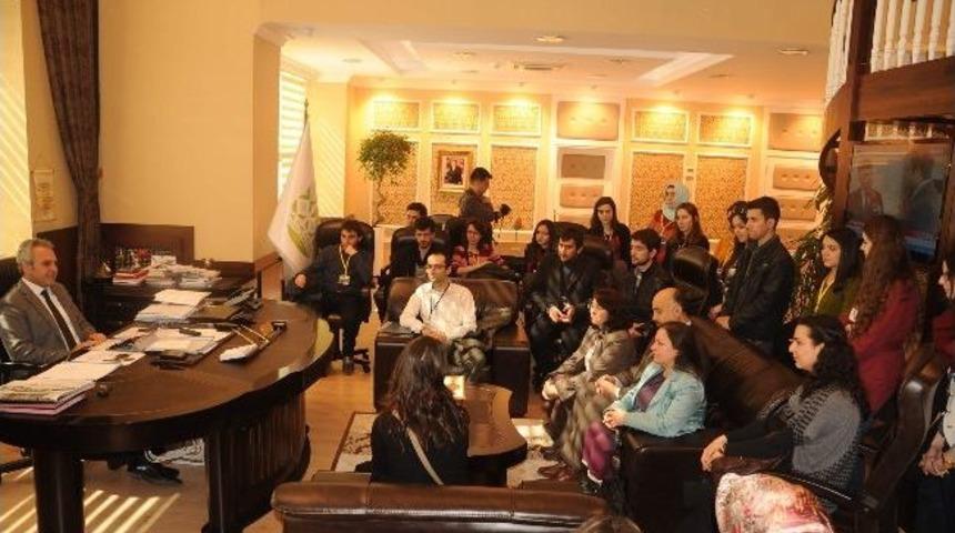 Kocaeli &Uuml;niversitesi &Ouml;ğrencilerinden Rekt&ouml;r Uysal&rsquo;a Ziyaret