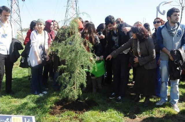 Kocaeli Üniversitesi Öğrencilerinden Rektör Uysal’a Ziyaret