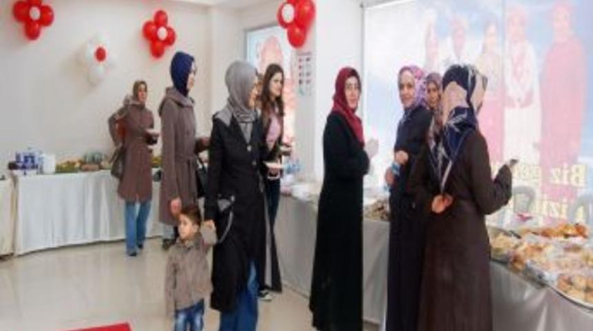 Kutlu Doğum Kermesinin Geliri Ihtiya&ccedil; Sahibi &Ouml;ğrencilere Gidecek