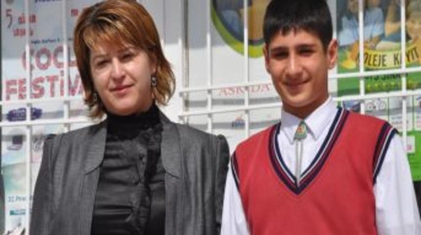 Başarılı Y&uuml;z&uuml;c&uuml;, T&uuml;rkiye Şampiyonasına Katılacak