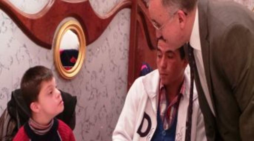 G&uuml;zelbey: Down Sendromlu &Ccedil;ocukları Topluma Kazandırmalıyız