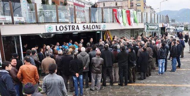 Başkan Kerim Aksu Ayakkabıcının Ayakkabısını Fır&ccedil;aladı 3