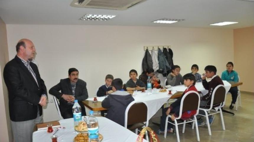 Turgutlu'da &Ccedil;ok Okuyanlar &Ouml;d&uuml;llendirildi