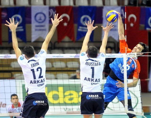 Arkas Spor: 3 - İstanbul B&uuml;y&uuml;kşehir Belediyesi: 2 1
