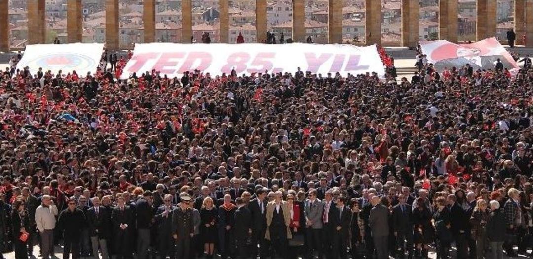 Ted Ailesinden Anıtkabir &Ccedil;ıkarması
