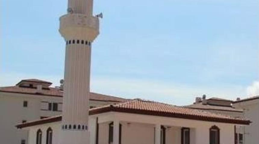 Ataşehir Camisi'nin A&ccedil;ılışı Yapıldı