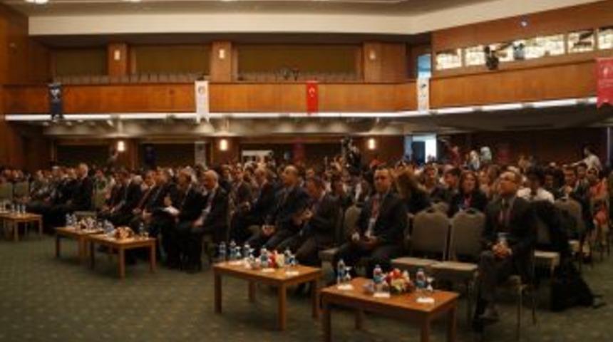 Fatih Ve Turgut &Ouml;zal, 70 &Uuml;niversiteyi 'Tıp Kongresi'nde Buluşturdu