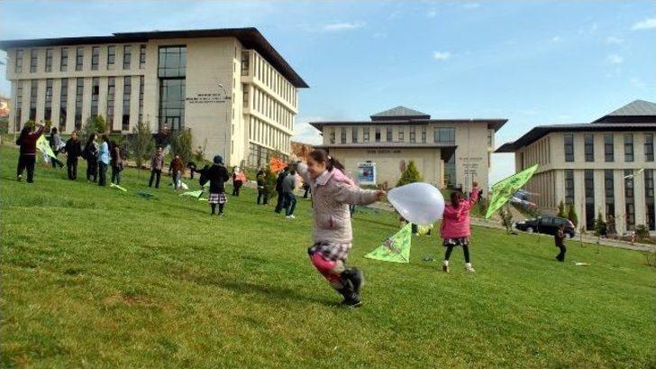 Gökler Renklendi, Çocuklar Şenlendi G4