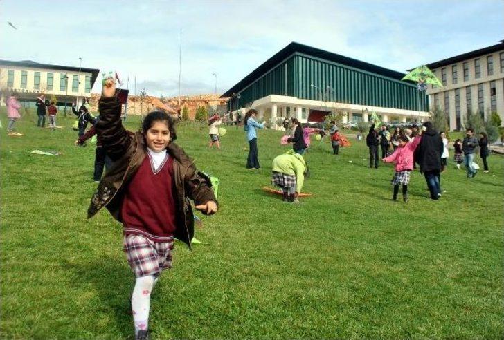 Gökler Renklendi, Çocuklar Şenlendi G5