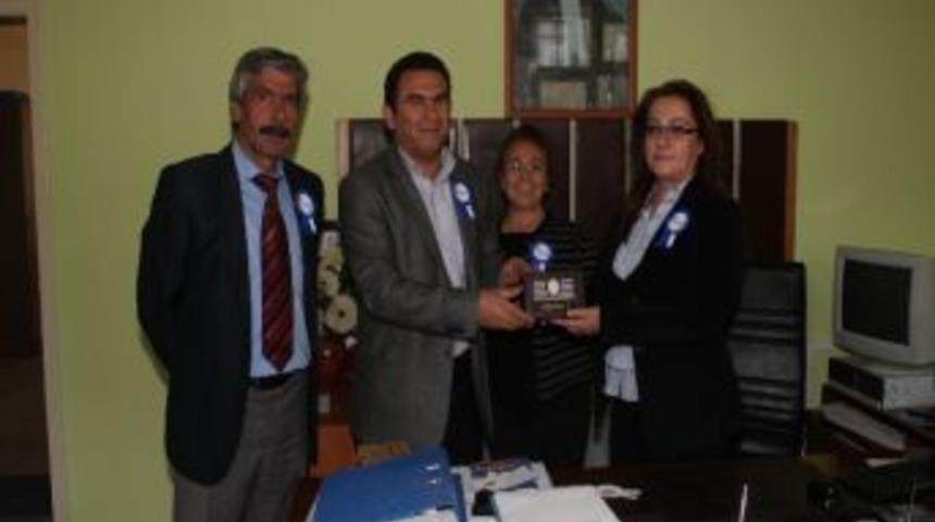 Pınarbaşı&rsquo;da Vergisini &Ouml;deyen Esnaflara Hediye