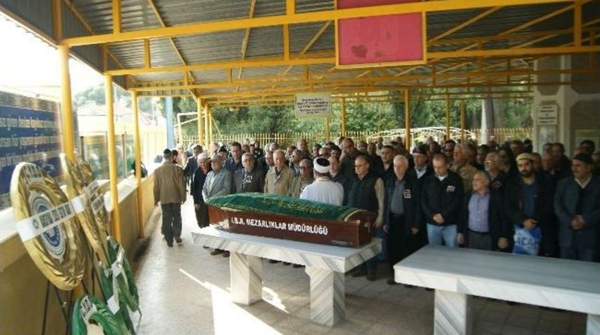 Karşıyakalı Ressam Erkmen Senan Vefat Etti