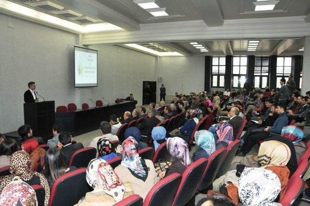 Osman Can, Om&uuml;&rsquo;de &lsquo;anayasa&rsquo; Konferansı Verdi 3