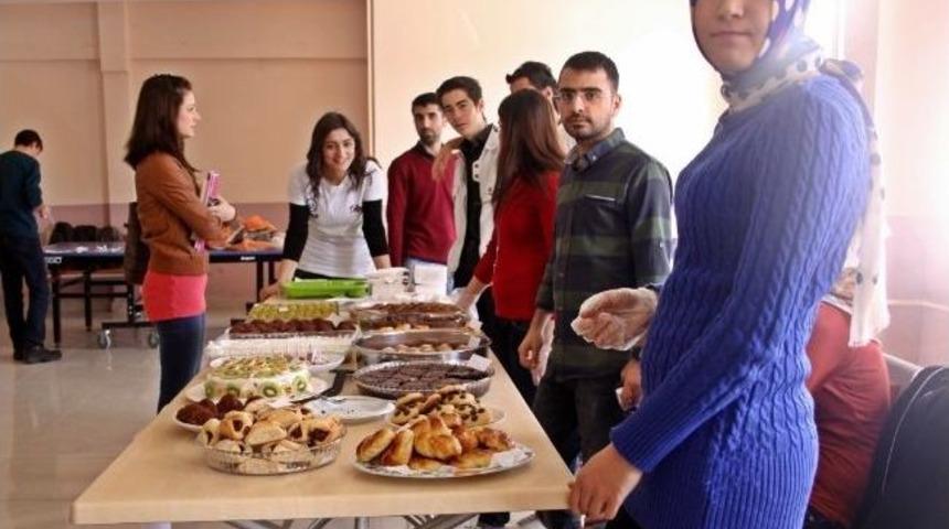 Bayburt &Uuml;niversitesi Tog, Yetim Ve &Ouml;ks&uuml;z &Ccedil;ocular İ&ccedil;in Kermes D&uuml;zenledi