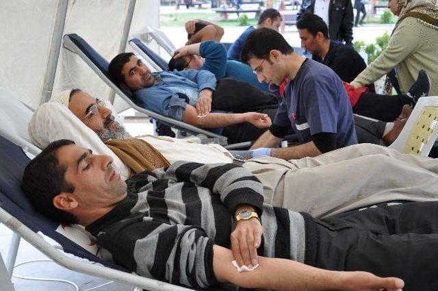 Kızıltepelilerden Kızılay&rsquo;a Kan Bağışı 1