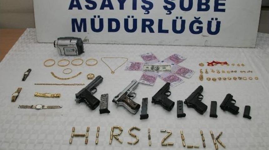 Kasanın Gizli B&ouml;lmesinde &Ccedil;alıntı Altınlar Ele Ge&ccedil;irildi