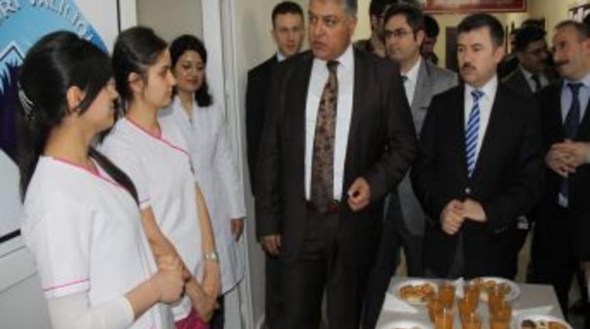 Hasta Ve Yaşlılara Profesyonel Bakıcılar Geliyor