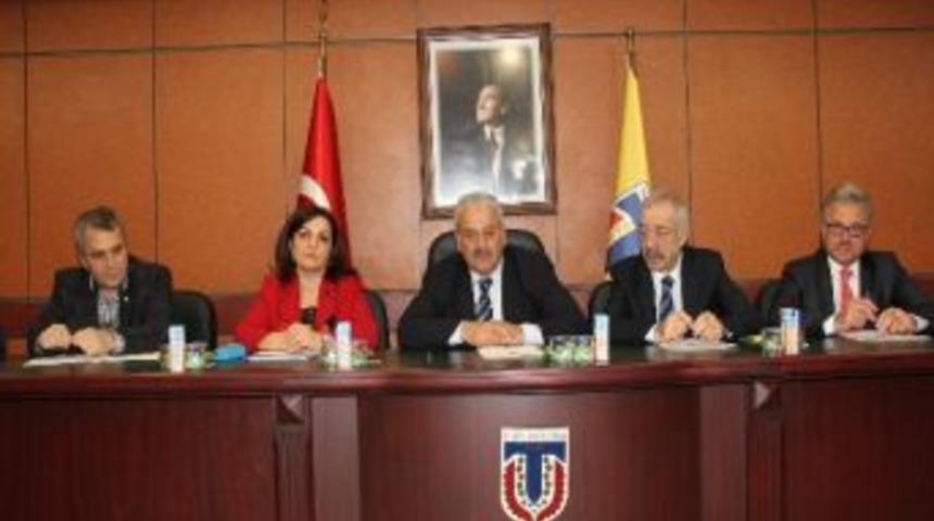 Giresun &Uuml;niversitesi Rekt&ouml;r&uuml; Prof. Dr. Ayg&uuml;n Attar'dan Trabzon Ticaret Borsası'na Ziyaret