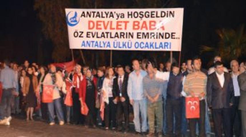 Bah&ccedil;eli Antalya&rsquo;da &lsquo;Vur De Vuralım, &Ouml;l De &Ouml;lelim&rsquo; Diyerek Karşılandı