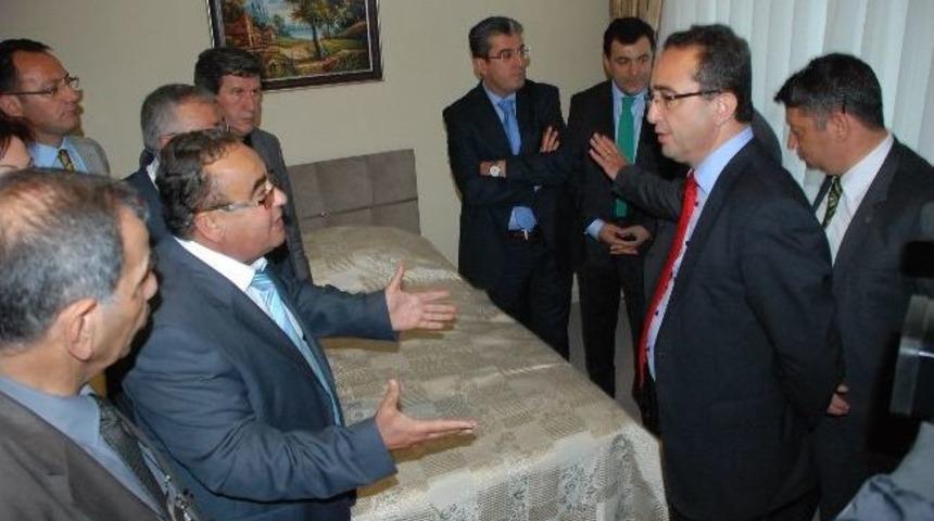 Chp'li Tezcan Ve G&uuml;naydın'dan Didim'de Huzurevi Ve Cemevi Ziyareti