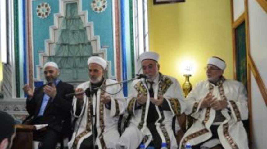 Sanayi camisinde sabah namazında kuran ziyafeti verildi