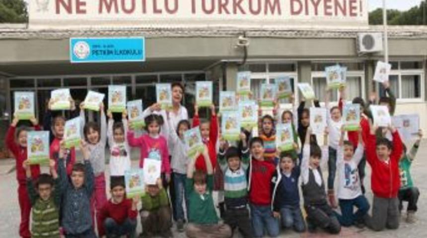 Petkim, Geri D&ouml;n&uuml;ş&uuml;m Bilinci I&ccedil;in Okullarda 40 Bin Kitap&ccedil;ık Dağıtıyor
