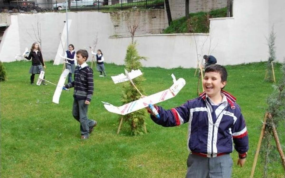 Miniklerin Havacılık Merakı