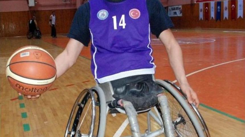 Engeller &Ouml;n&uuml;nde Duramadı