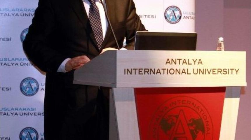 Y&ouml;r&uuml;koğlu, Ekonomide B&uuml;y&uuml;me Perspektifini Değerlendirdi