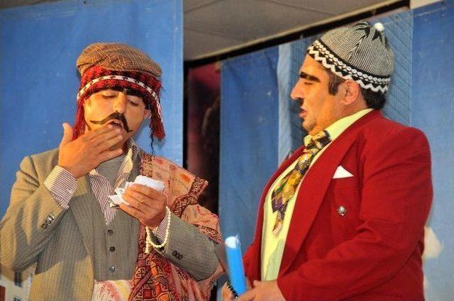 Mahkumlar Sahnede 1