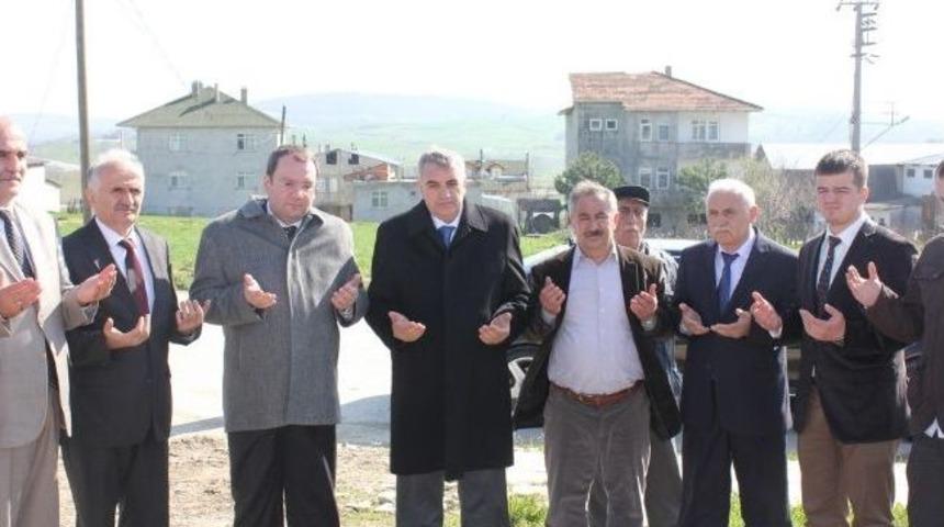 Başkan To&ccedil;oğlu Kaynarca&rsquo;da Cami Temeli Attı