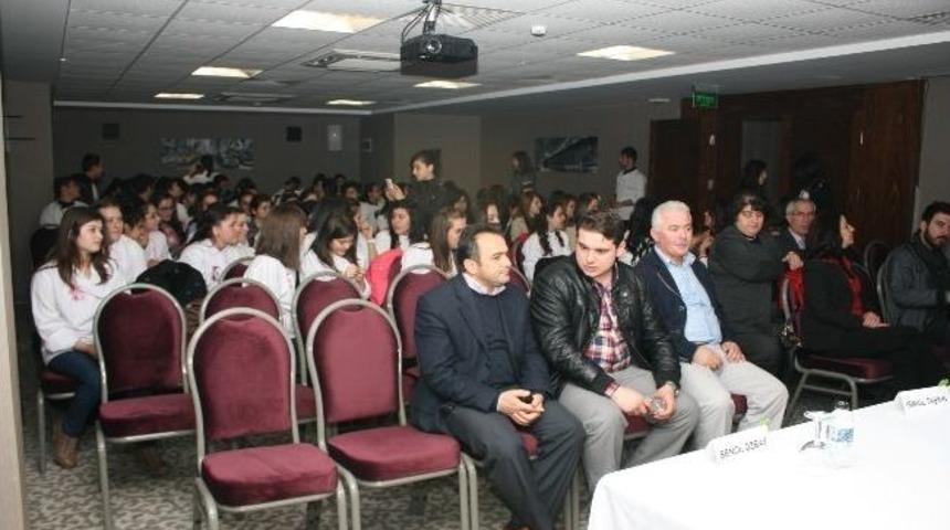 &lsquo;t&uuml;rkiye&rsquo;de İşsizlik Yok, Mesleksizlik Var&rsquo;