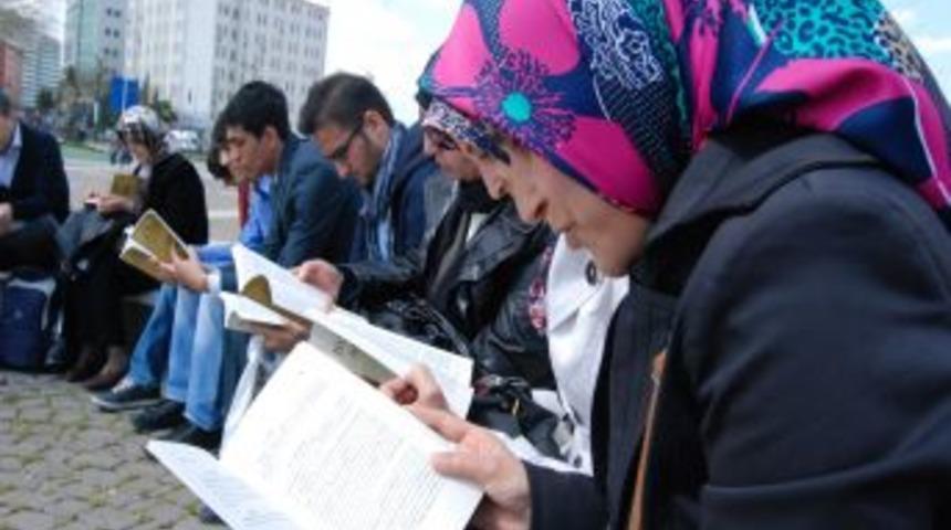 Vatandaş Kitaba Gitmeyince, Onlar Da Ayaklarına G&ouml;t&uuml;rd&uuml;