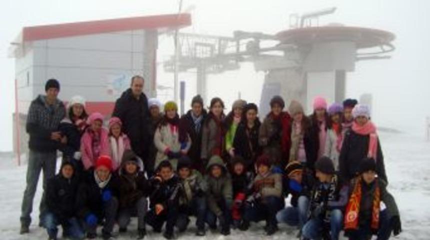 Kaymam &Ouml;zbey &Ouml;ğrencilerle Erciyes'i Gezdi