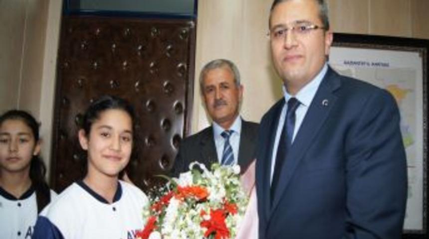 Tuncay Ayka&ccedil; Ortaokulu B&ouml;lge Şampiyonu Oldu