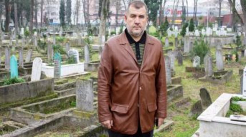 Mezarlıklarda yaşananlar şaşkınlık uyandırıyor
