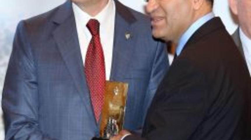 Bursa'nın 'İpekb&ouml;ceği' Ve 'Teleferik' Projeleri &Ouml;d&uuml;l Aldı