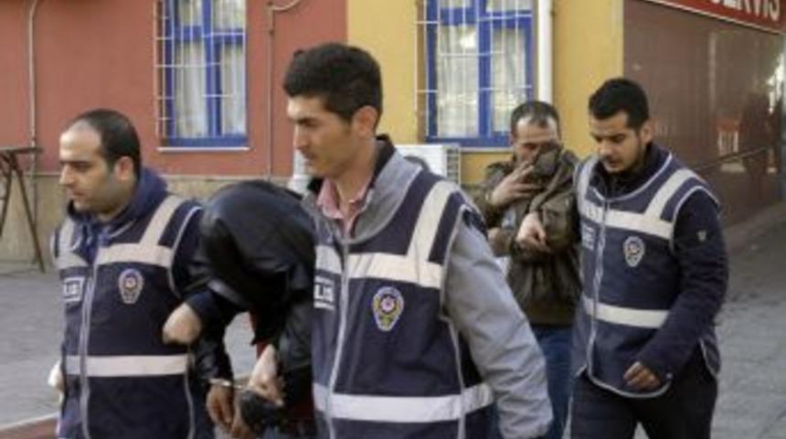 Kahramanmaraş'ta Yankesicilik Zanlısı Iki Kişi Yakalandı