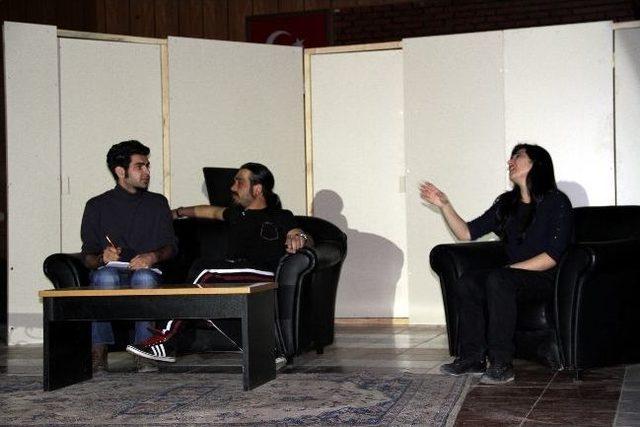 Polis Kalpleri Sahnede Buluşturuyor 1