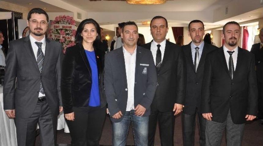 Balıkesir B&uuml;y&uuml;kşehir Gazeteciler Derneği İlk Kongresini Yaptı