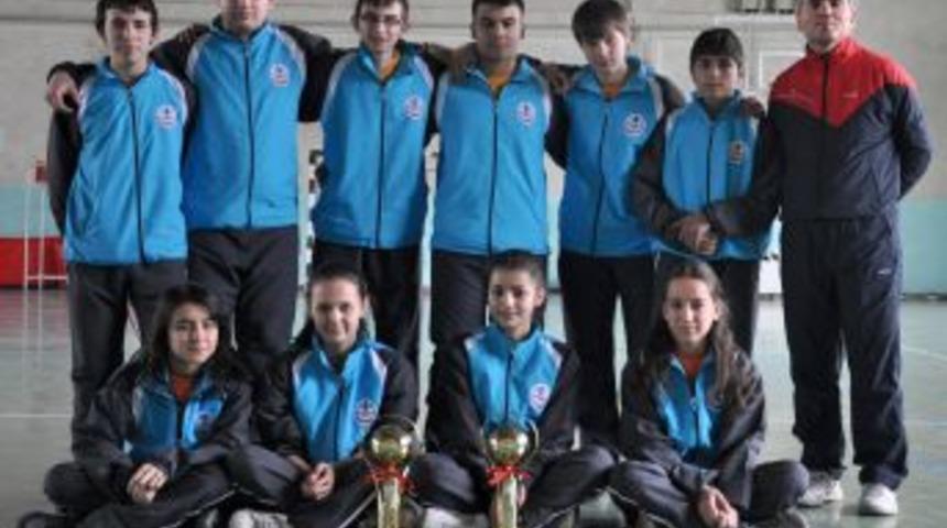 Badmintonda 6 Yıldır Şampiyonluğu Kimseye Kaptırmadılar