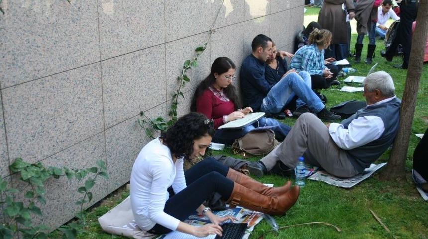 İzmir'de 91 Kişilik Zabıt K&acirc;tipliği Kadrosu I&ccedil;in 3 Bin 633 Kişi Ter D&ouml;kt&uuml;