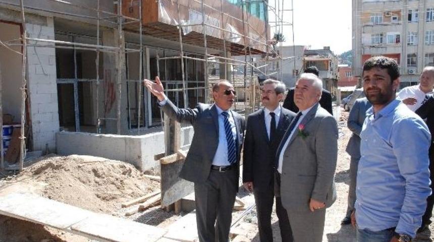 &Uuml;n&uuml;var, K&uuml;lt&uuml;r Merkezi Ve Hastane İnşaatını Gezdi